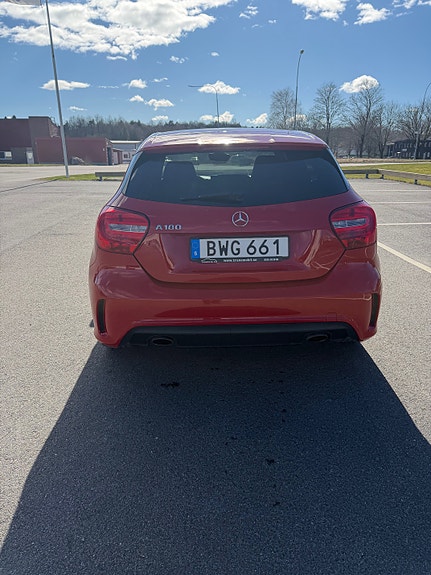 Mercedes-Benz A180 3 of 5