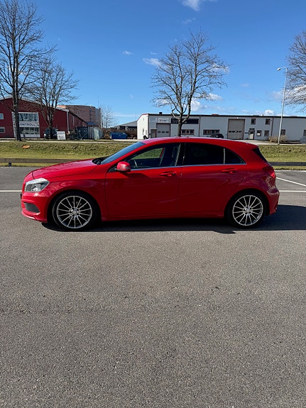 Mercedes-Benz A180 2 of 5