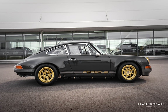 Porsche 911 16 of 22