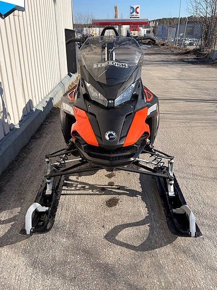Lynx Xterrain STD 3700 600 Efi Moms! 3 of 4