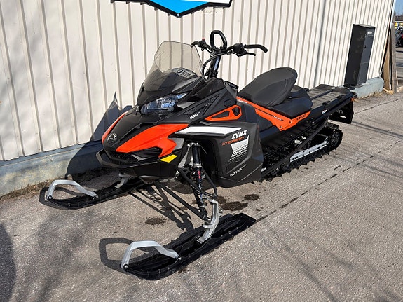 Lynx Xterrain STD 3700 600 Efi Moms! 2 of 4