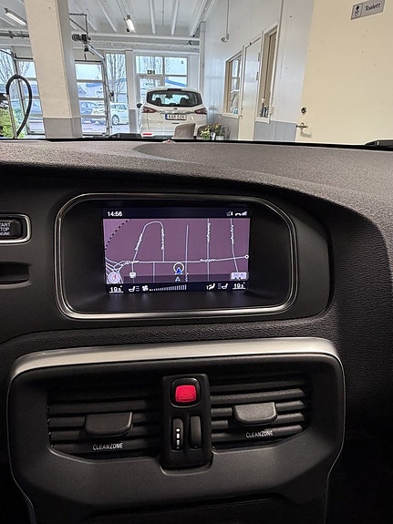 Volvo V40 Cross Country 9 of 20