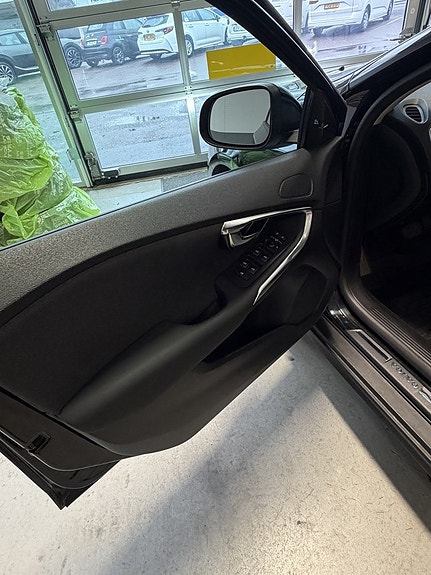 Volvo V40 Cross Country 11 of 20