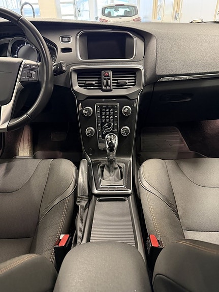 Volvo V40 Cross Country 17 of 20