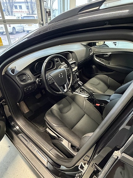 Volvo V40 Cross Country 10 of 20