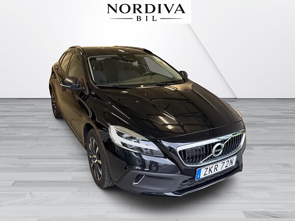 Volvo V40 Cross Country 3 of 5