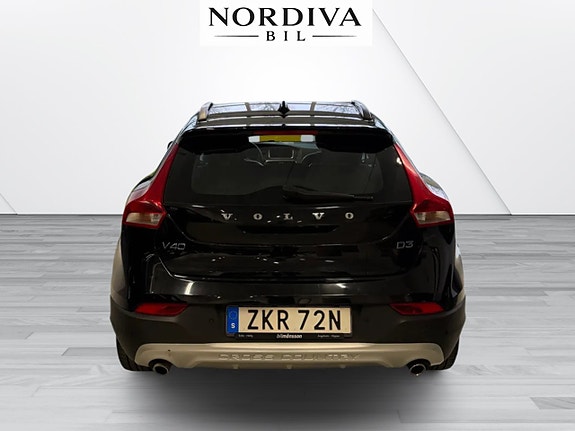 Volvo V40 Cross Country 4 of 5