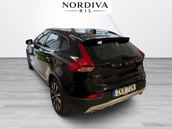 Volvo V40 Cross Country 6 of 20