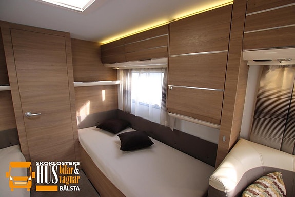Adria ADORA 613HT Alde Solcell Ugn 16 of 18