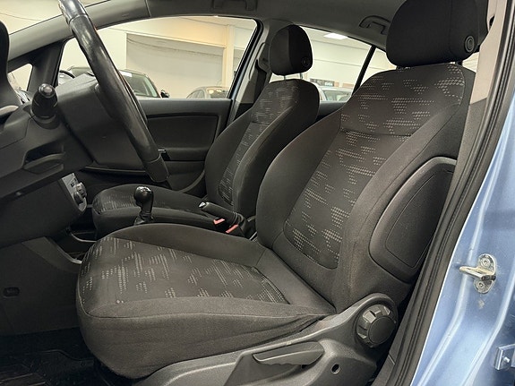Opel Corsa 13 of 21