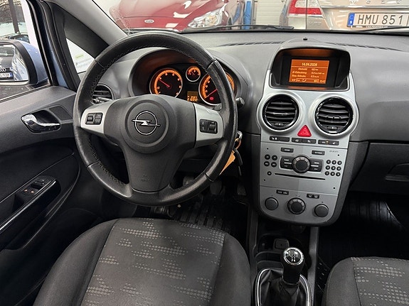 Opel Corsa 12 of 21