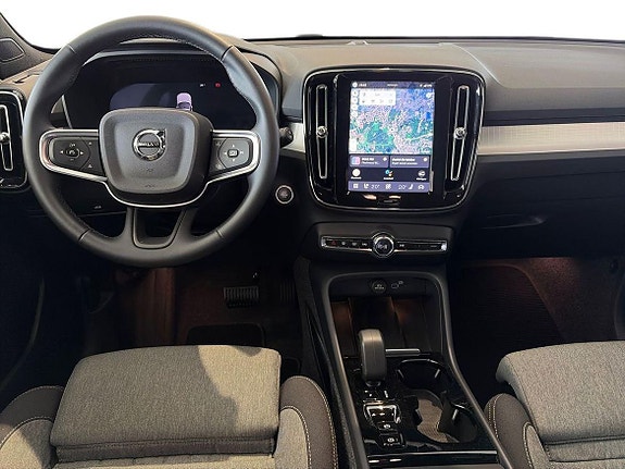 Volvo XC40 13 of 19
