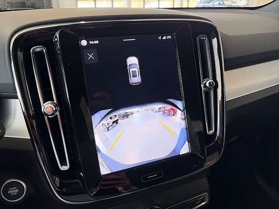 Volvo XC40 15 of 19
