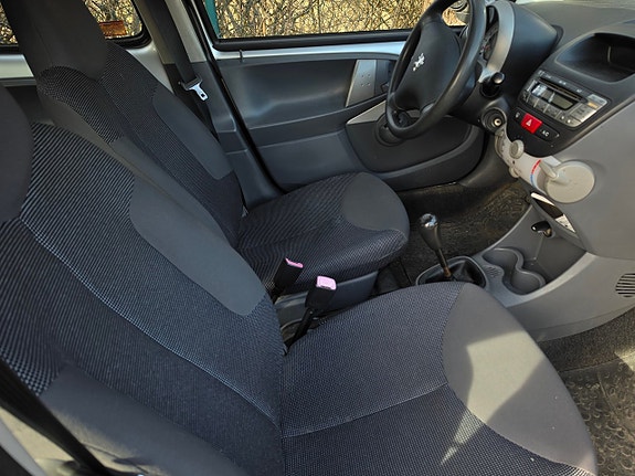 Peugeot 107 12 of 14