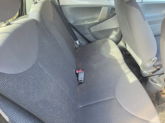 Peugeot 107 13 of 14