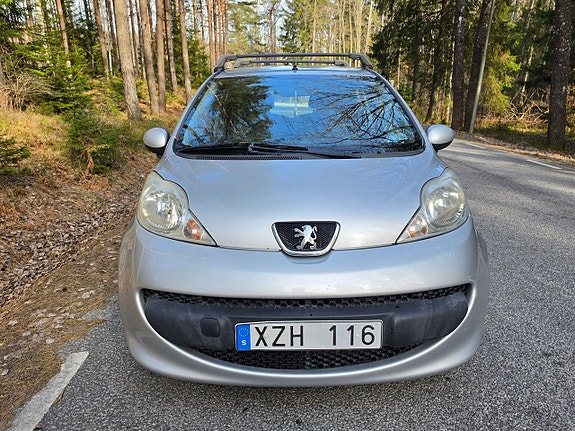 Peugeot 107 2 of 5