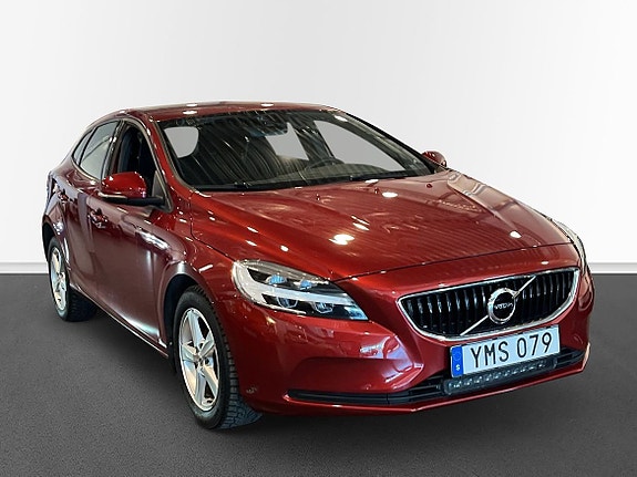 Volvo V40 3 of 10