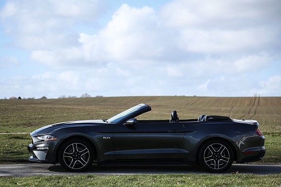 Ford Mustang 8 of 23