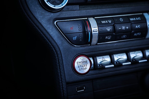 Ford Mustang 19 of 23