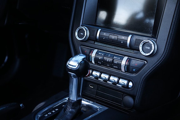 Ford Mustang 22 of 23