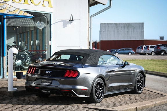 Ford Mustang 12 of 23