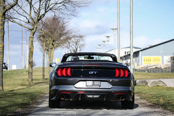 Ford Mustang 7 of 23