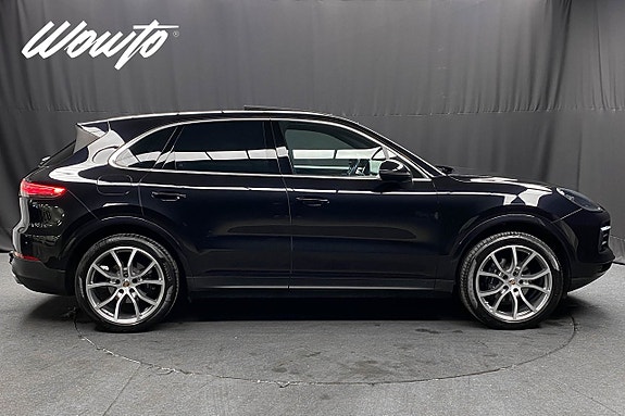 Porsche Cayenne 3 of 5