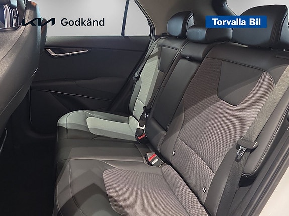 Kia Niro 10 of 15