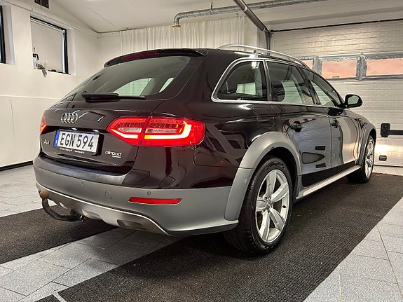 Audi A4 allroad 2 of 5