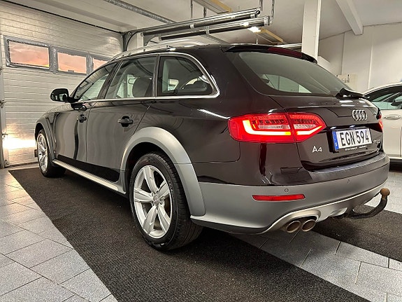 Audi A4 allroad 4 of 5