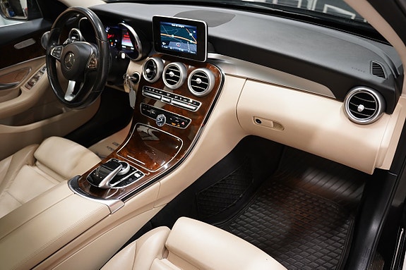 Mercedes-Benz C350 e 11 of 23