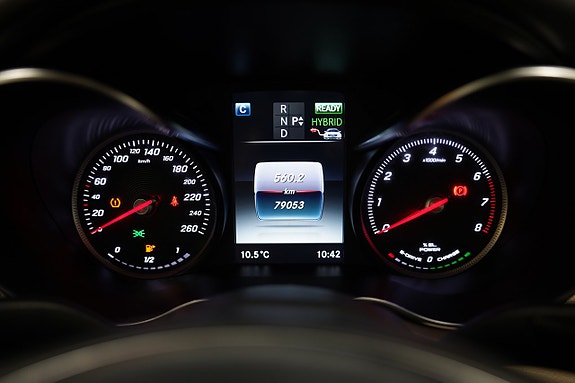 Mercedes-Benz C350 e 14 of 23