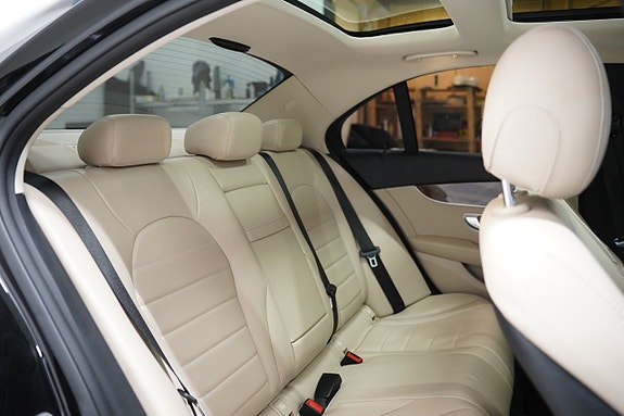 Mercedes-Benz C350 e 22 of 23
