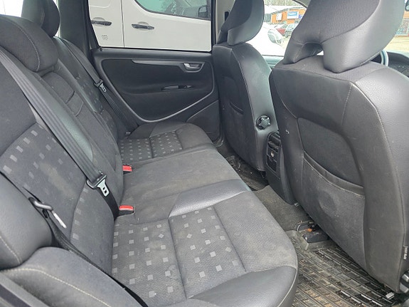 Volvo V70 7 of 9