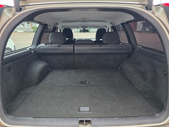 Volvo V70 8 of 9
