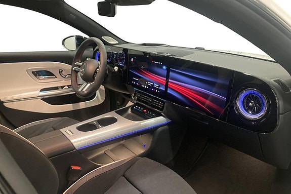 Mercedes-Benz CLA350 8 of 14