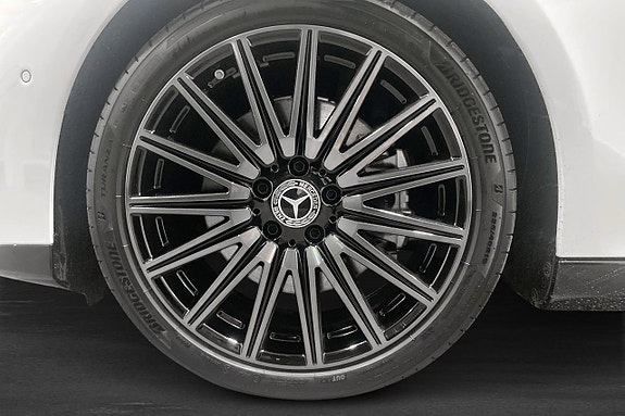 Mercedes-Benz CLA350 5 of 5