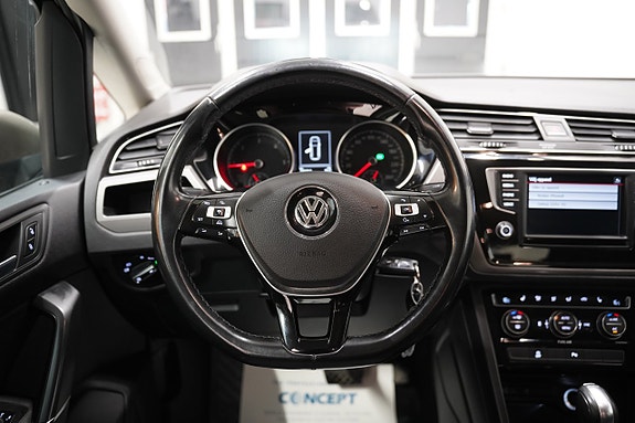 Volkswagen Touran 11 of 23