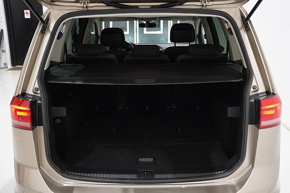Volkswagen Touran 22 of 23