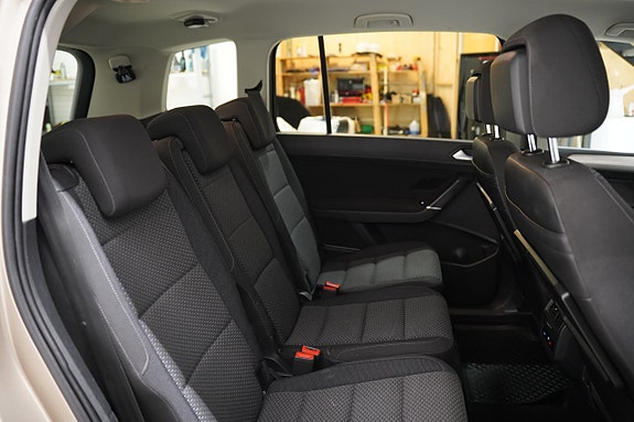 Volkswagen Touran 20 of 23