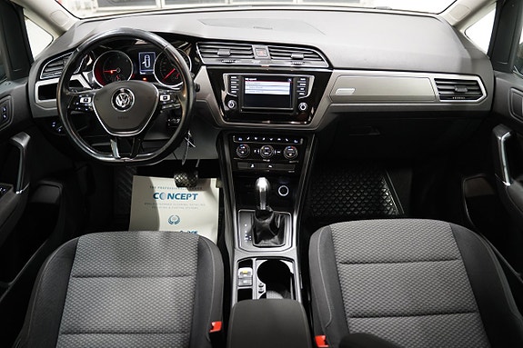 Volkswagen Touran 10 of 23