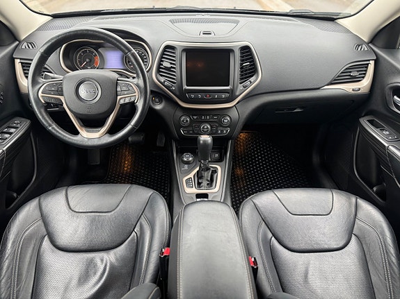 Jeep Cherokee 9 of 18