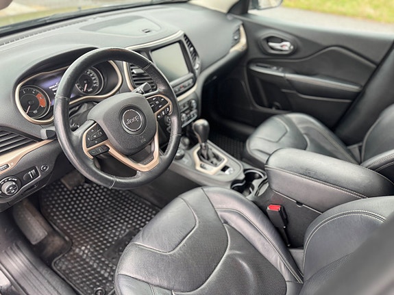 Jeep Cherokee 7 of 18