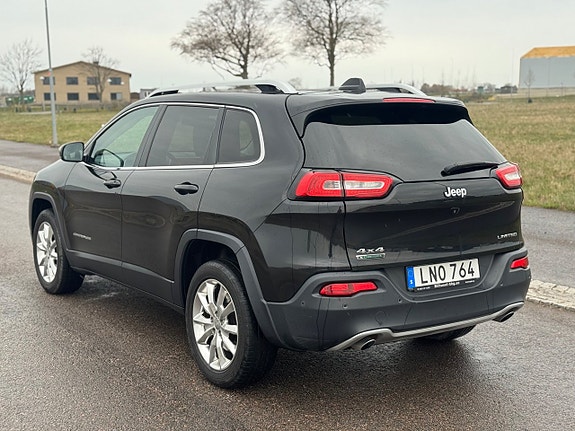 Jeep Cherokee 6 of 18