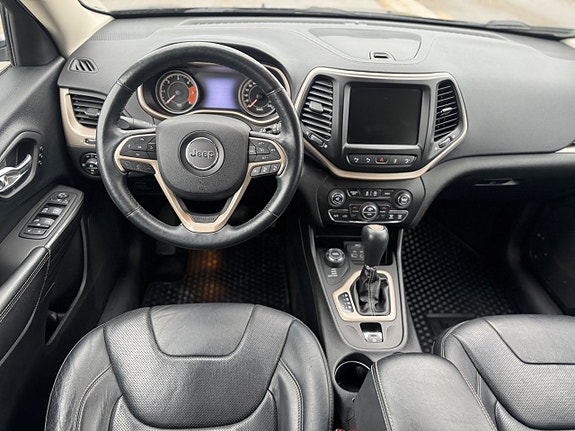 Jeep Cherokee 8 of 18