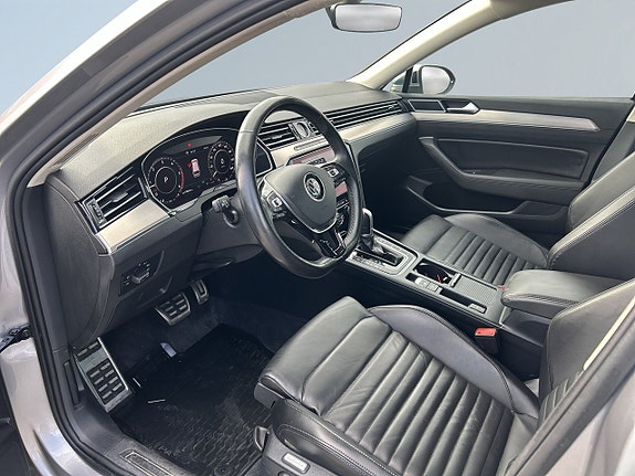 Volkswagen Passat Alltrack 7 of 24