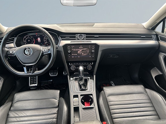 Volkswagen Passat Alltrack 8 of 24
