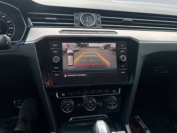 Volkswagen Passat Alltrack 11 of 24