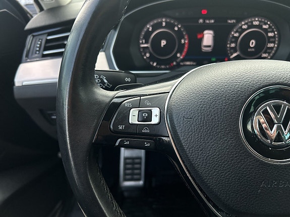 Volkswagen Passat Alltrack 19 of 24