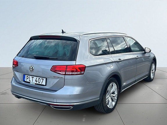 Volkswagen Passat Alltrack 6 of 24